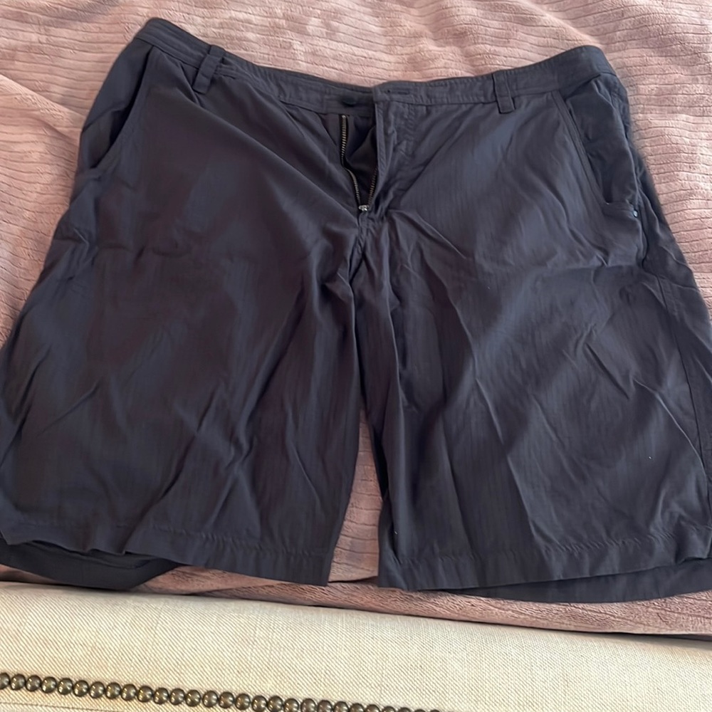 Lululemon  Mens shorts